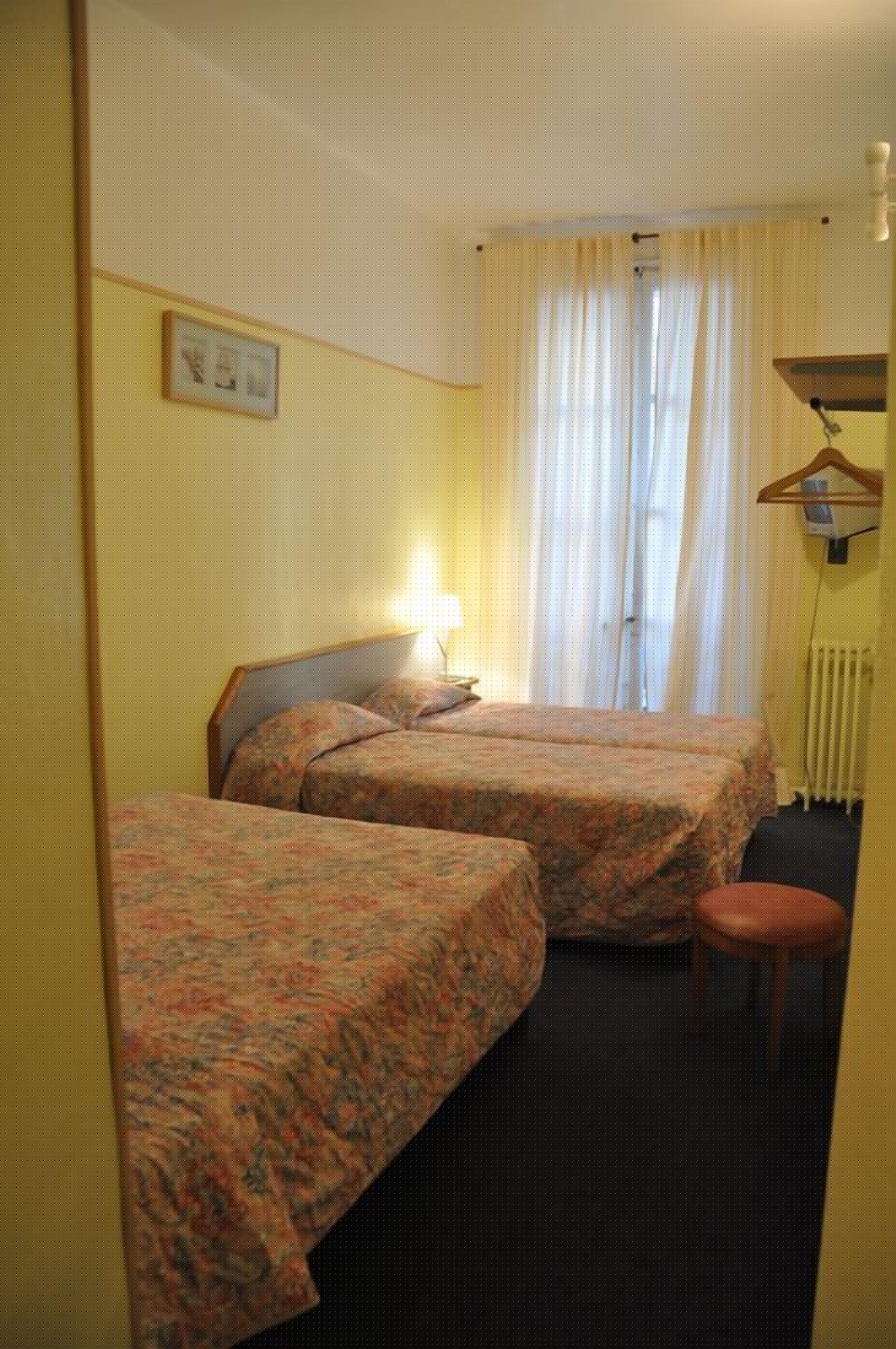 ROOM, TRIPLE