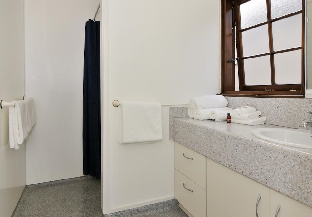 Wylie Court 12/64