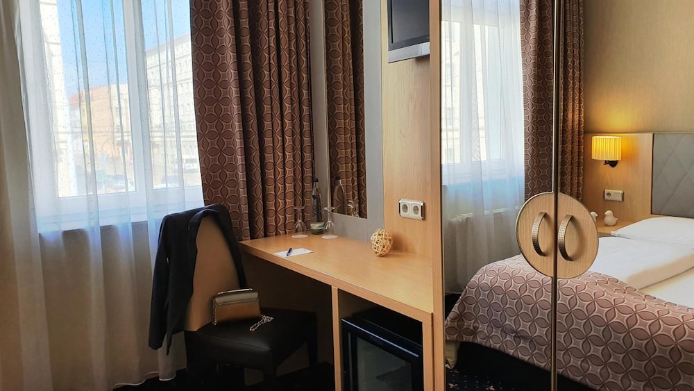 Hotel Atlas Halle 42/71