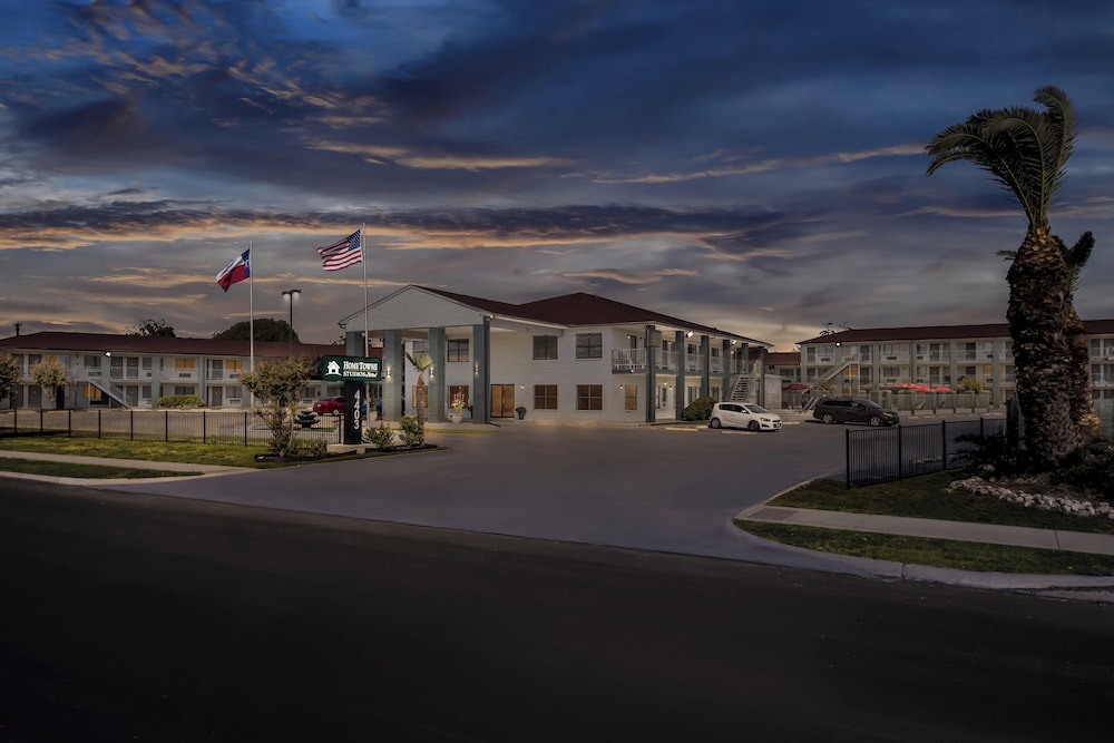 HomeTowne Studios San Antonio E - Frost Bank Center 42/49