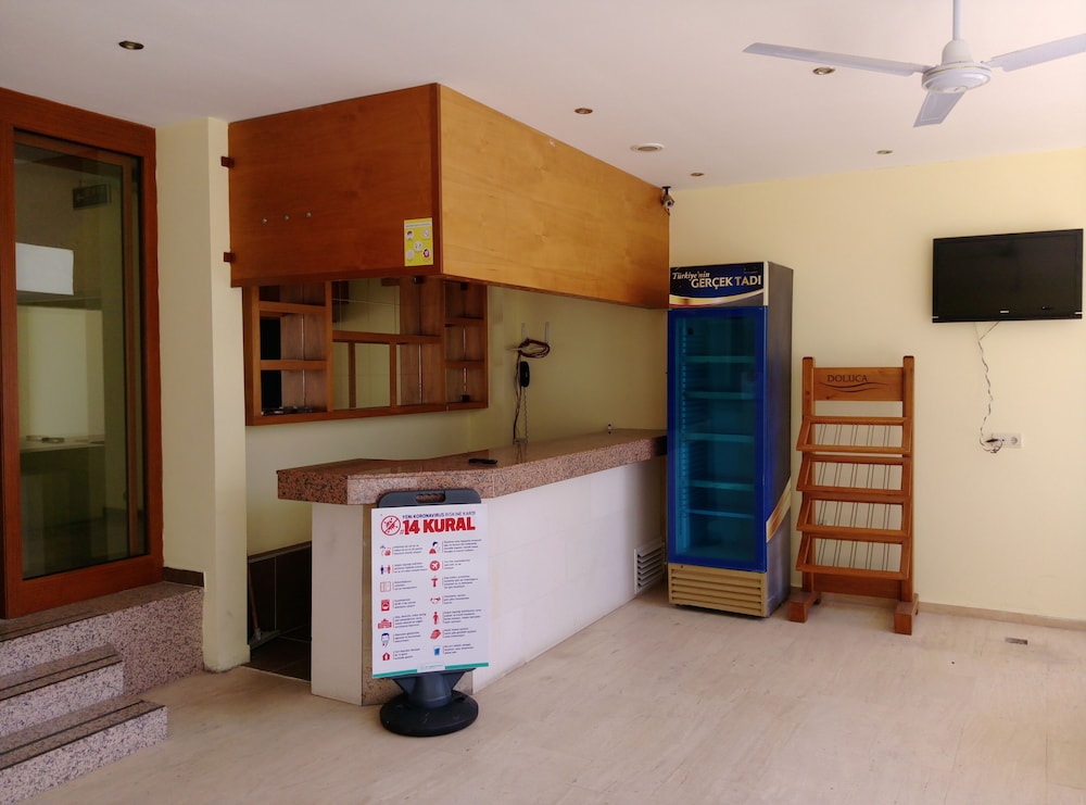 Dinara Hotel 13/66