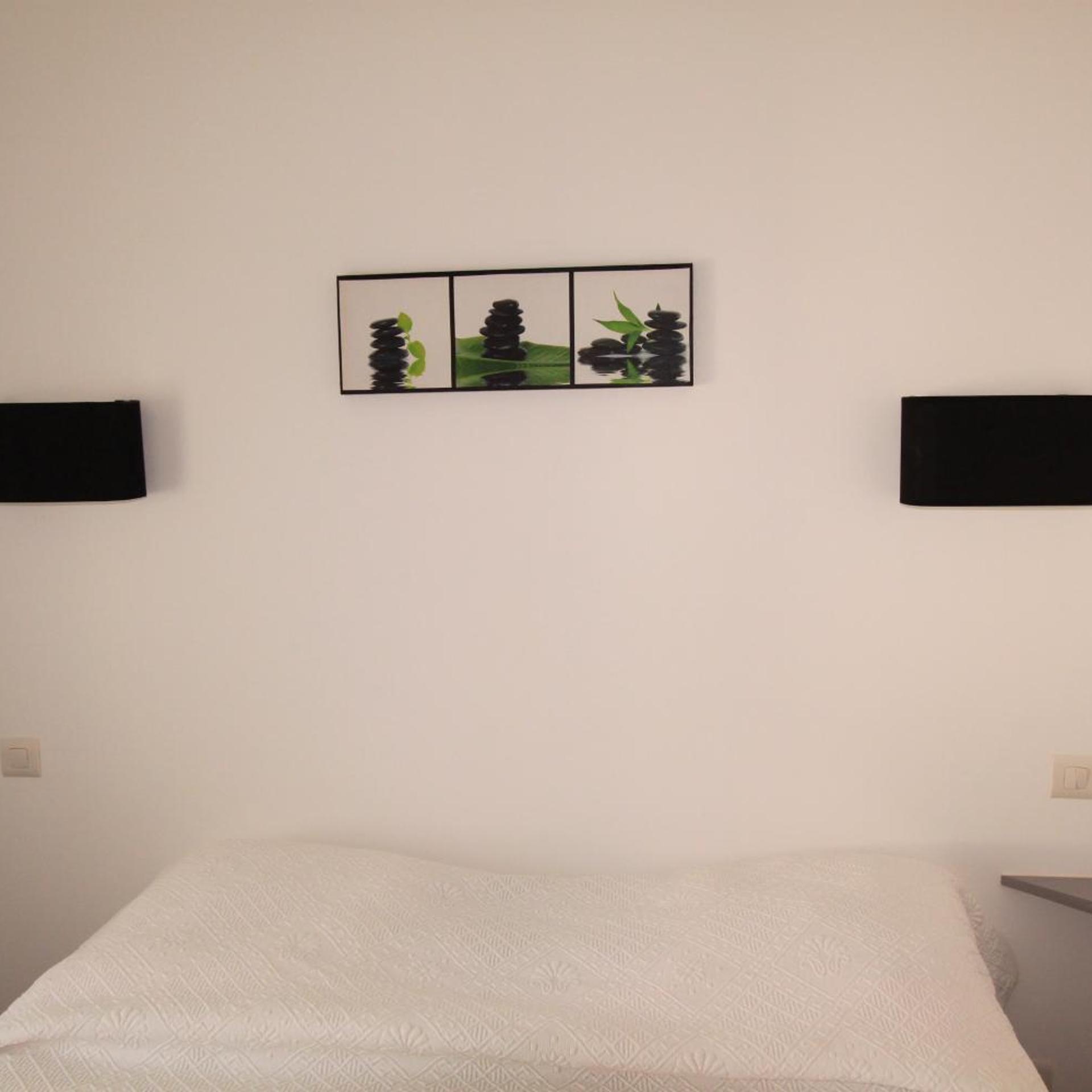 P'TIT DEJ-HOTEL MARTIGUES LE 5 26/57