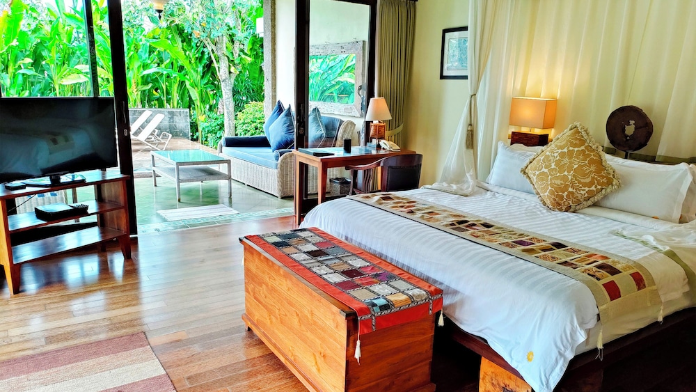 3 BEDROOMS, LUXURY, VILLA, POOL SIDE, PRIVATE POOL