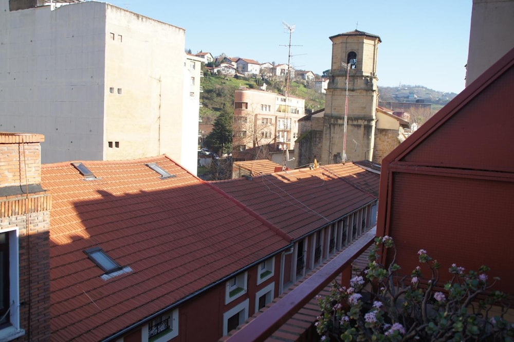 Moon Hostel Bio 24/34