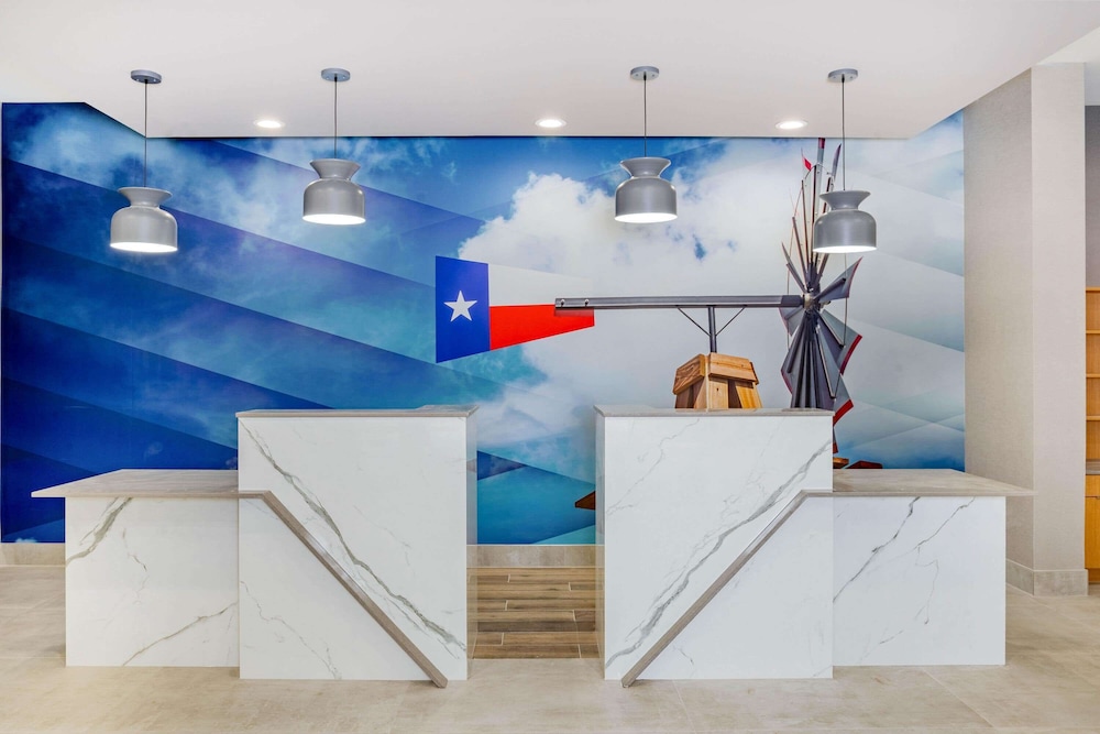 La Quinta Inn & Suites by Wyndham Katy 12/43