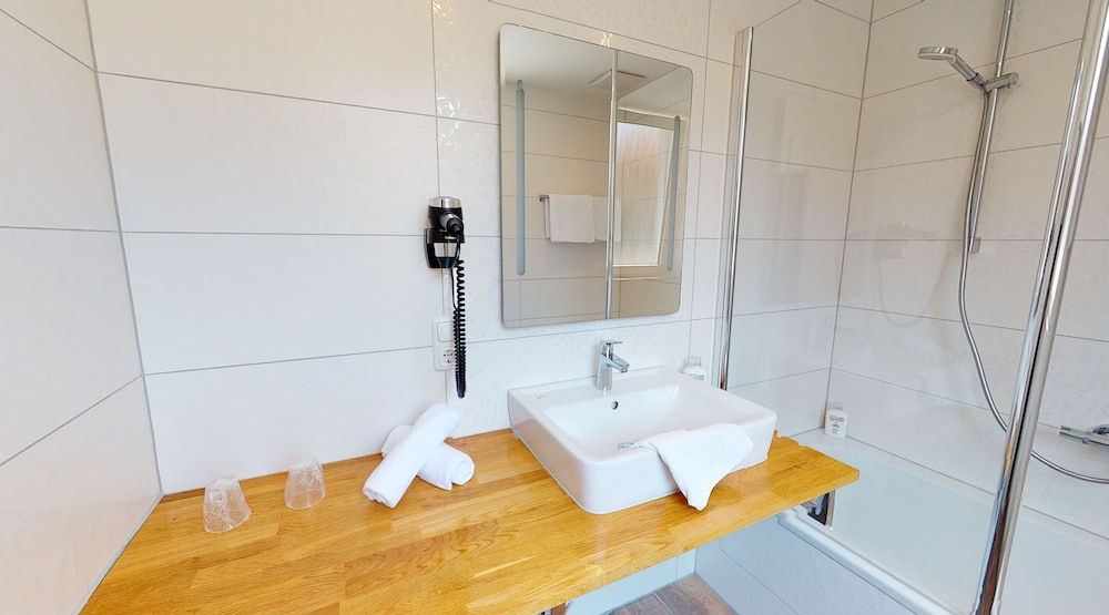Rothenburger Hof Hotel 33/33