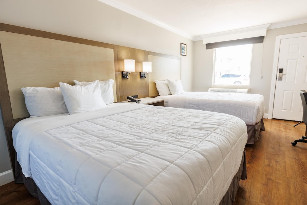 Destin Inn And Suites 17/57