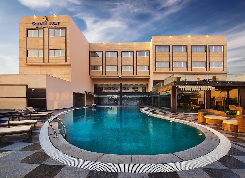 GOLDEN TULIP BHIWADI 33/33