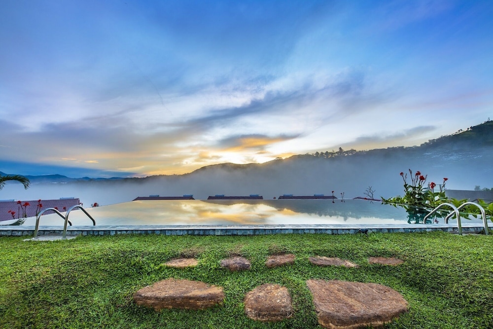 Fox Resorts Kandy 40/49