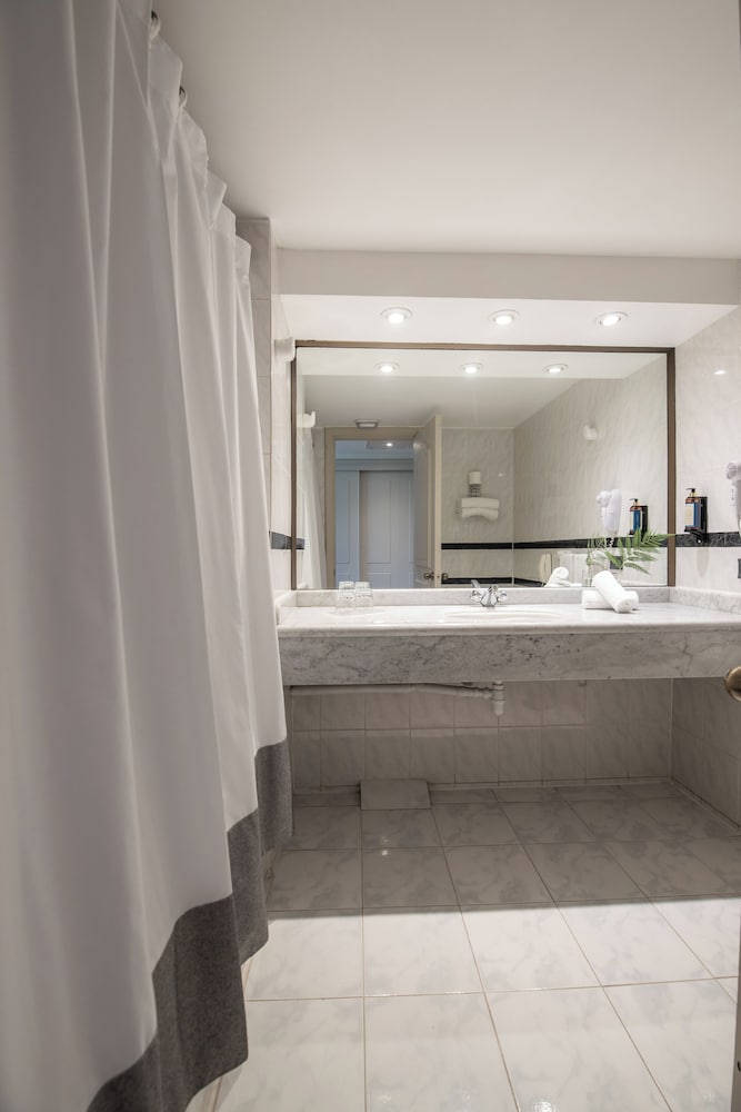 Hotel Puerta del Sur 6/50