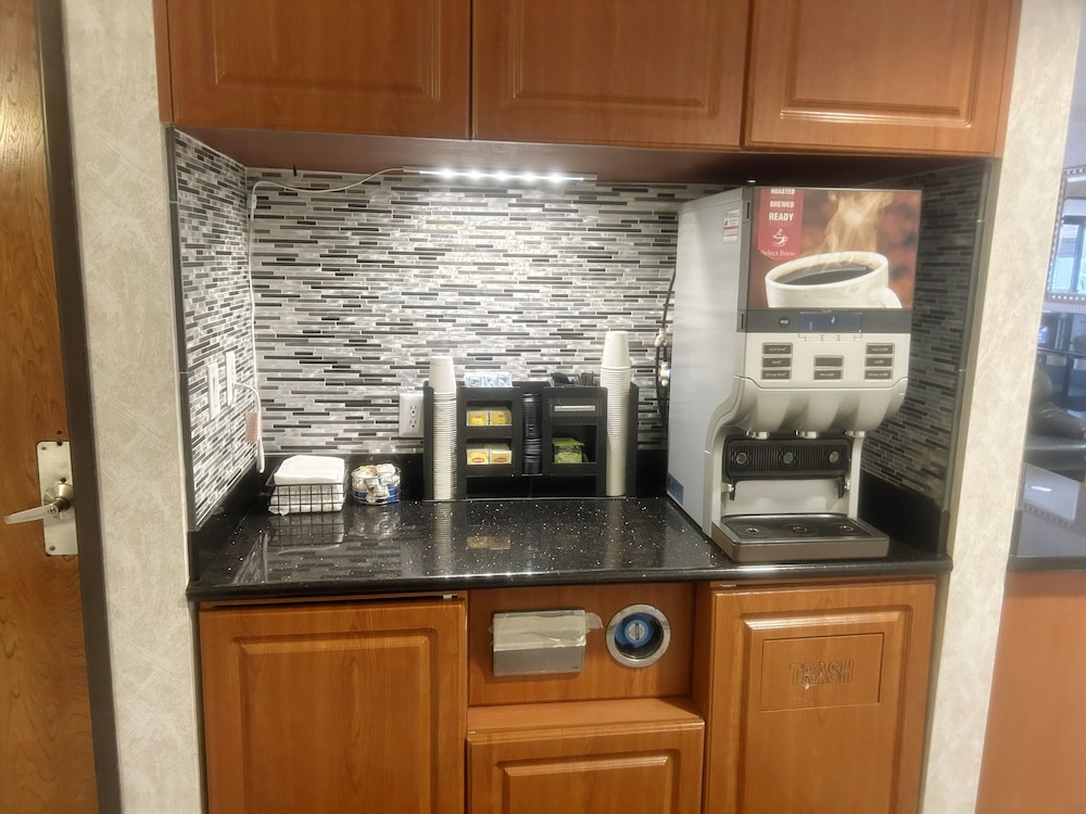 Best Western Huntington Beach 65/65