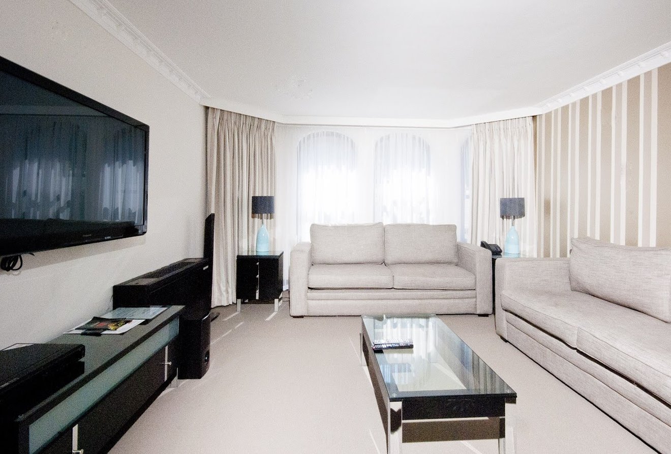 Mayfair House 45/58
