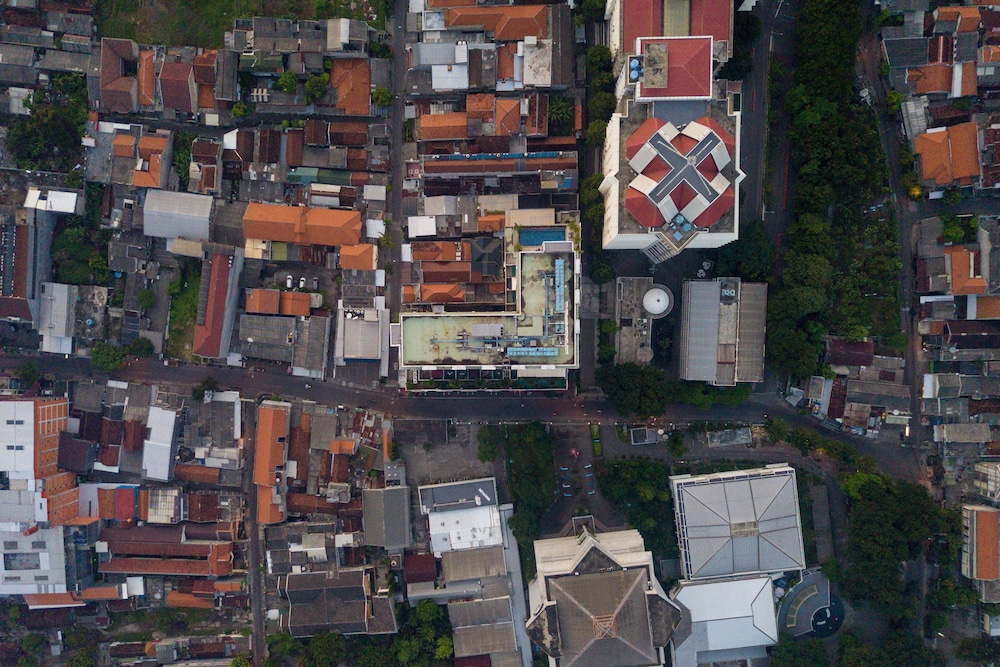 The Square Surabaya 5/68