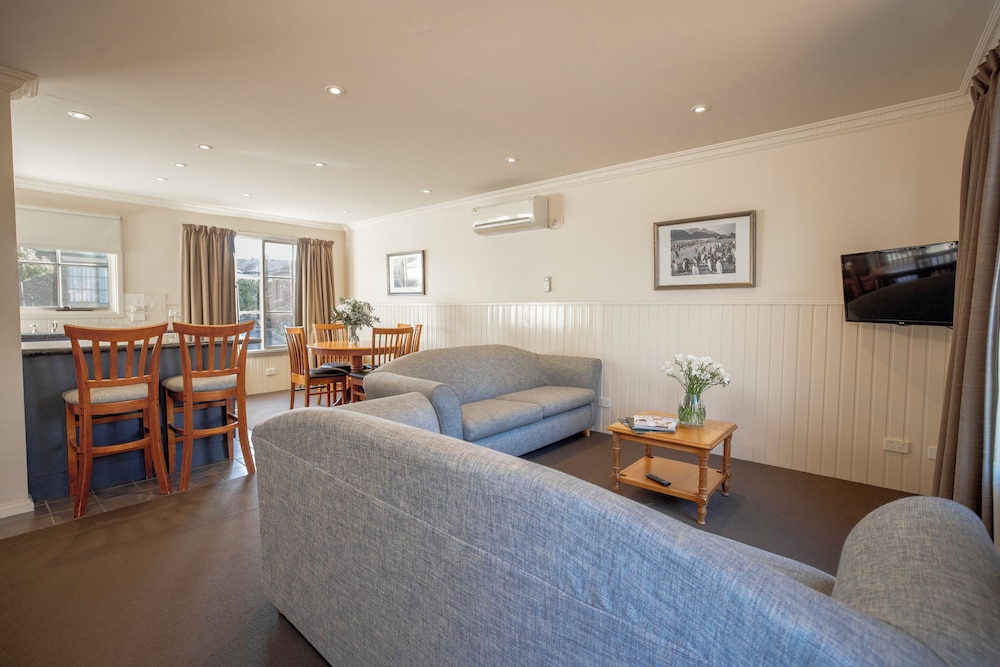 Country Club Villas 49/69