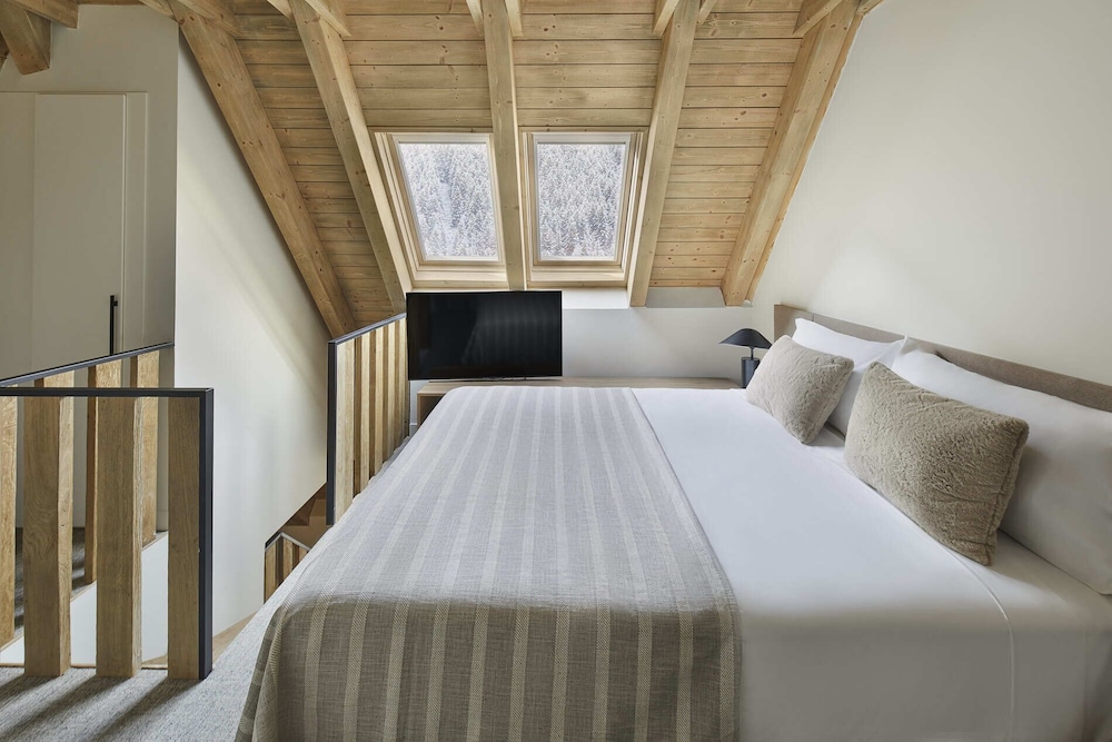 MiM Baqueira member of Melia Collection 25/78