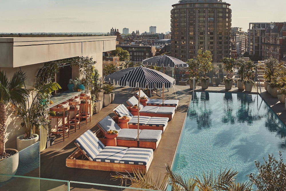 THE BERKELEY HOTEL 35/73