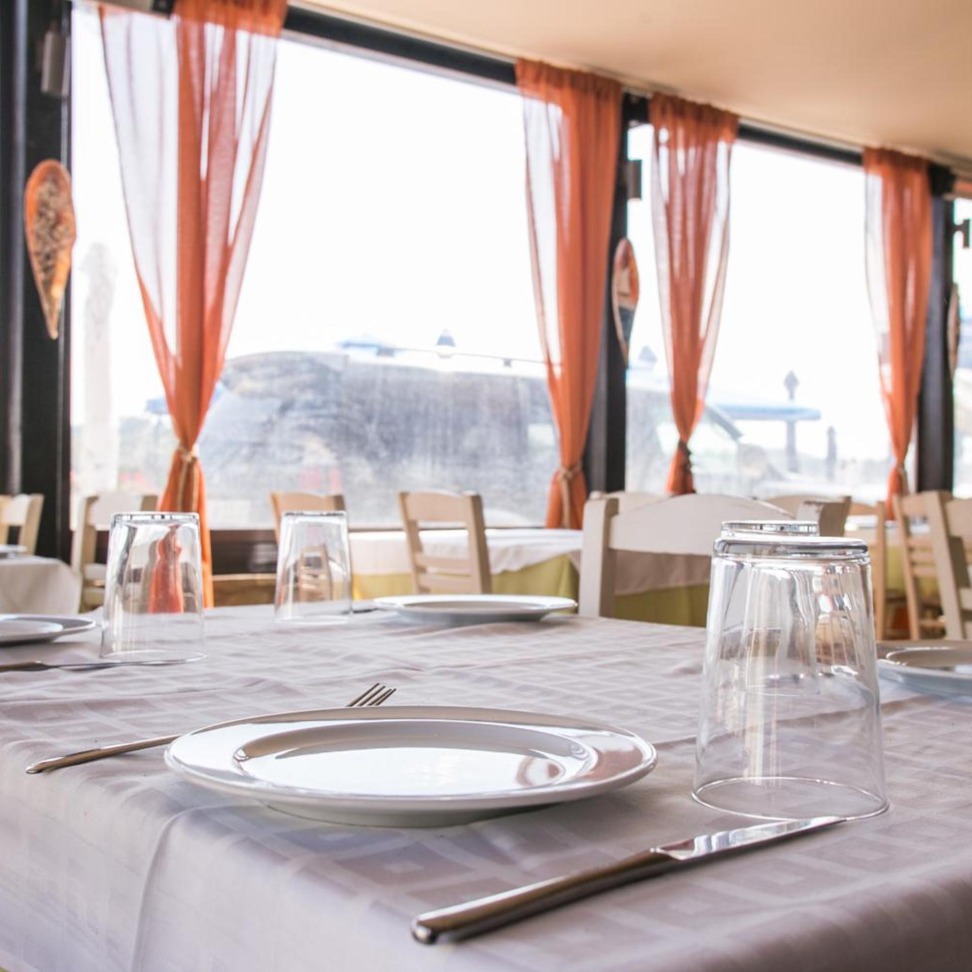 Avra Hotel 43/58