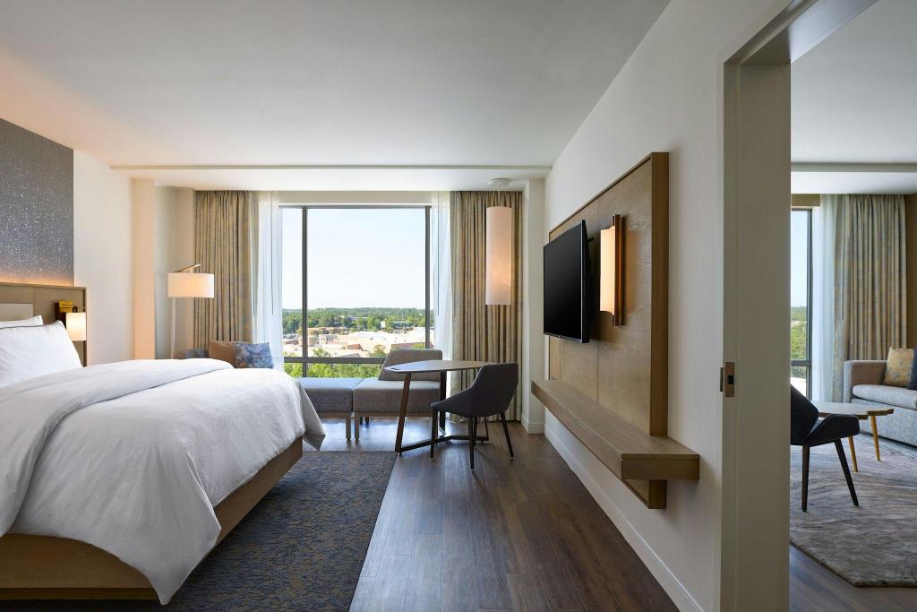 1 Bedroom, Bay Suite, Suite, King Bed