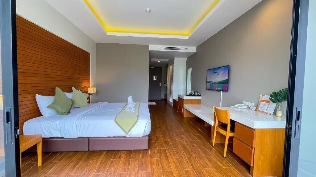 SUPERIOR, KING BED
