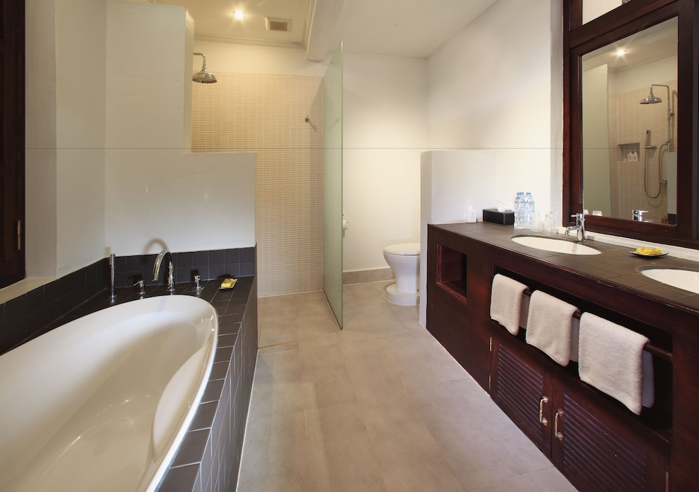 THE APSARA RIVE DROITE 48/50