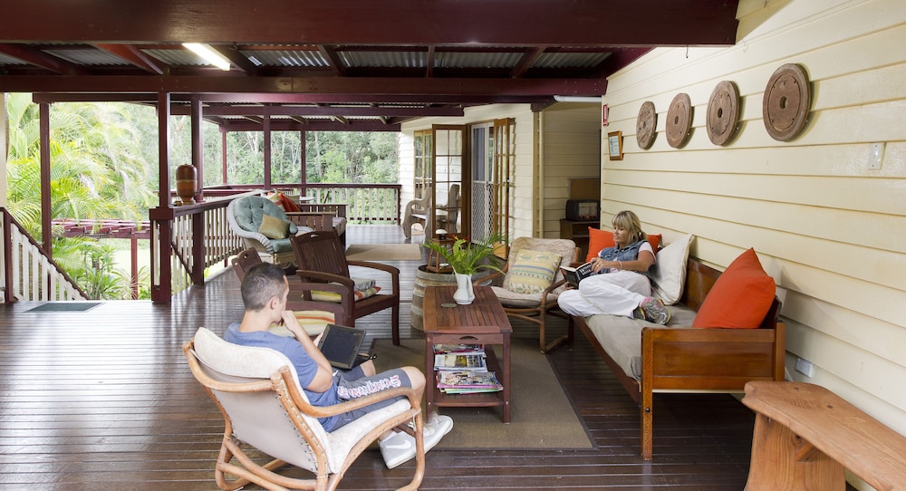 GLASS HOUSE MOUNTAINS ECOLODGE 29/34