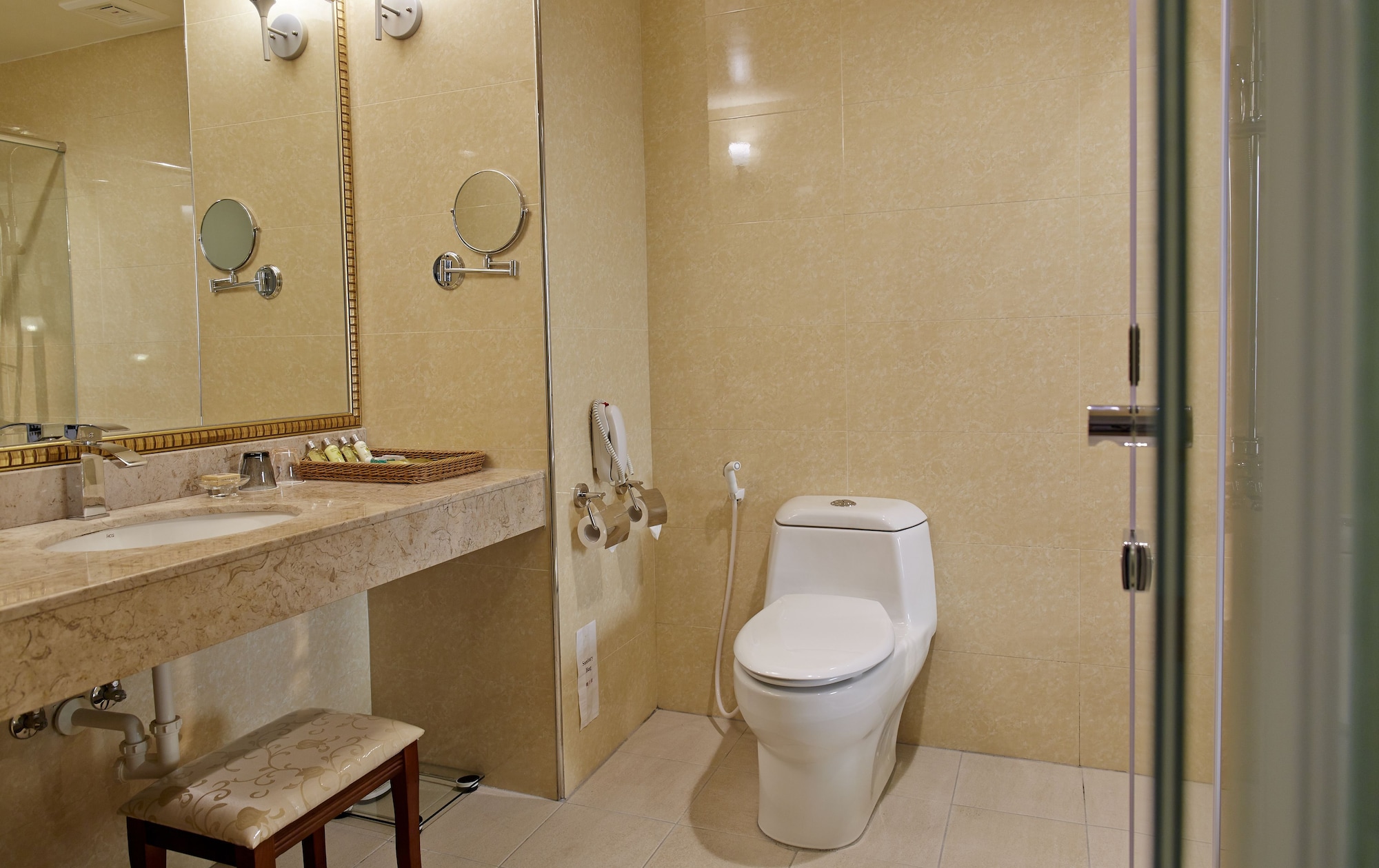 غرفة قياسية بسريرين مزدوجين، Royal Chiayi Hotel 4/6