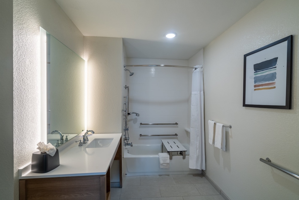 Staybridge Suites Flowood 20/61