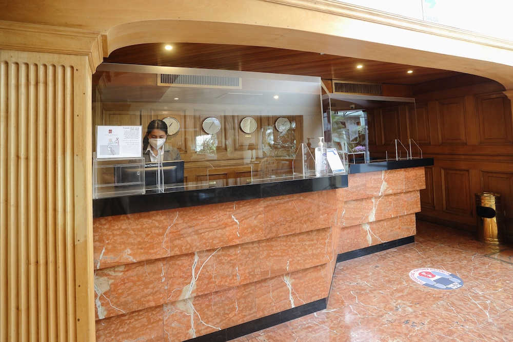 Suites Del Bosque 5/73