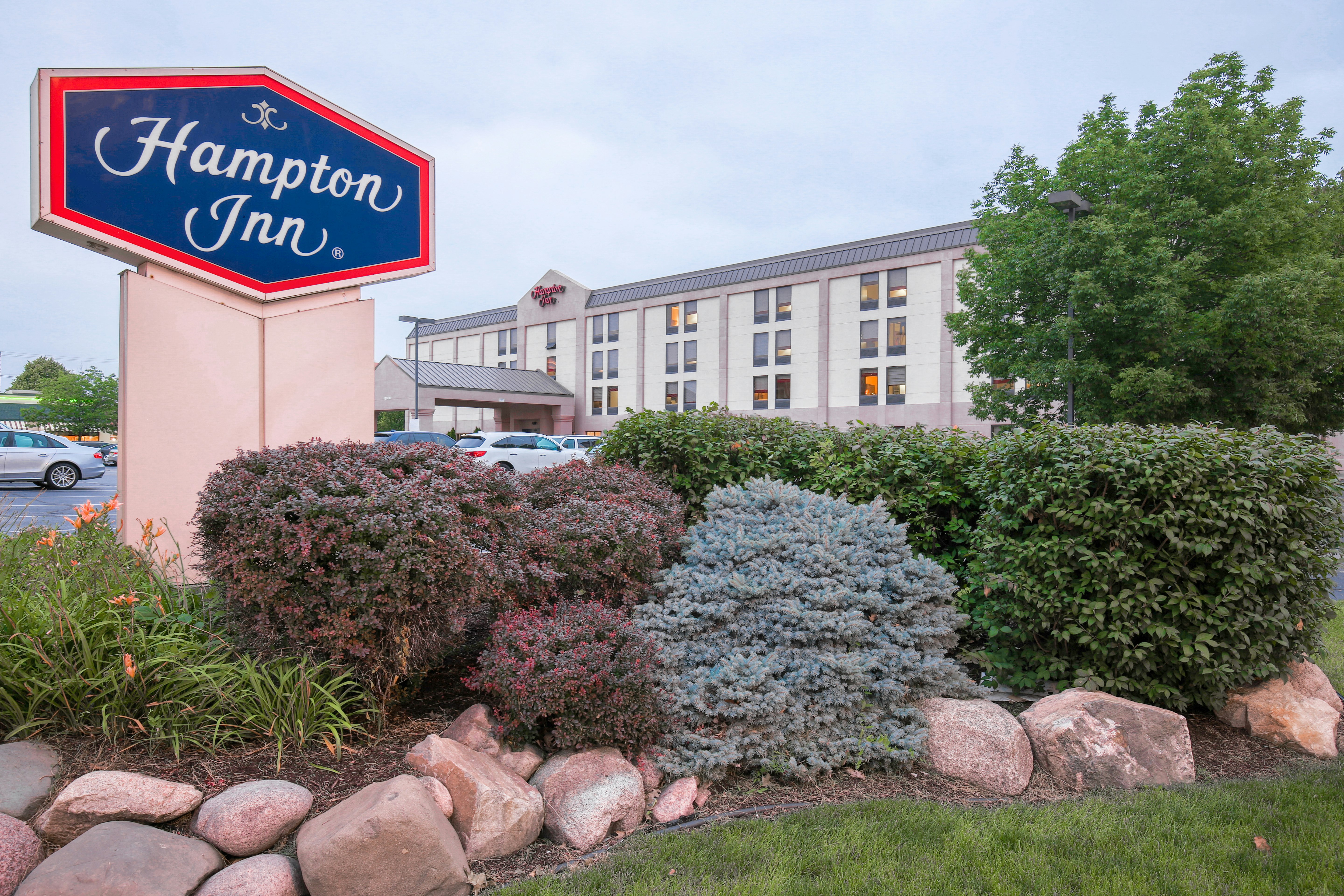 Hampton Inn Champaign/Urbana 63/63