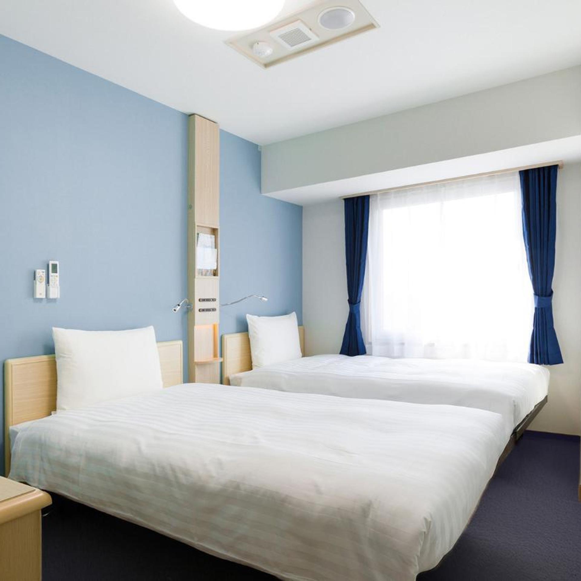 Room, Twin Beds
