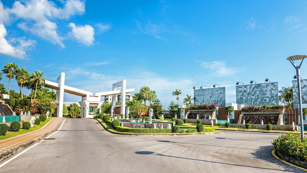 Chalong Miracle Lakeview Resort & Spa 83/100