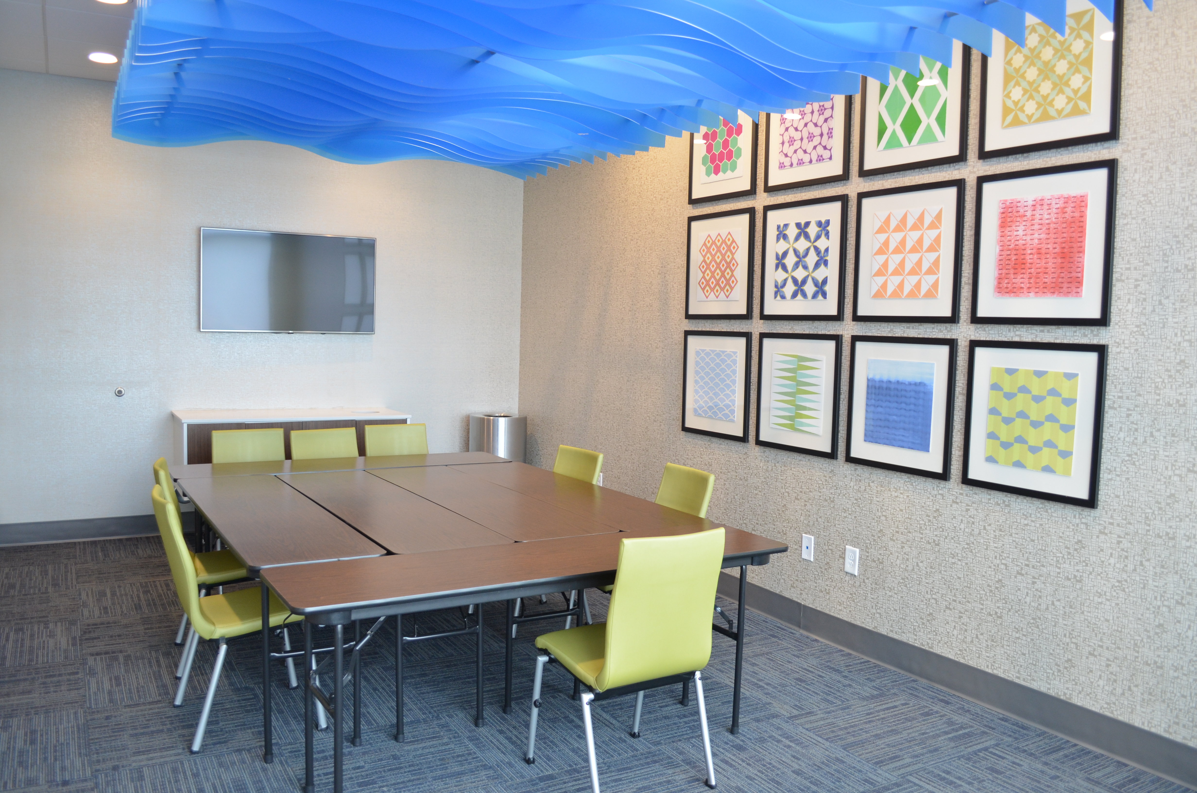 Holiday Inn Express Suites Charlotte Ne University Area 38/40