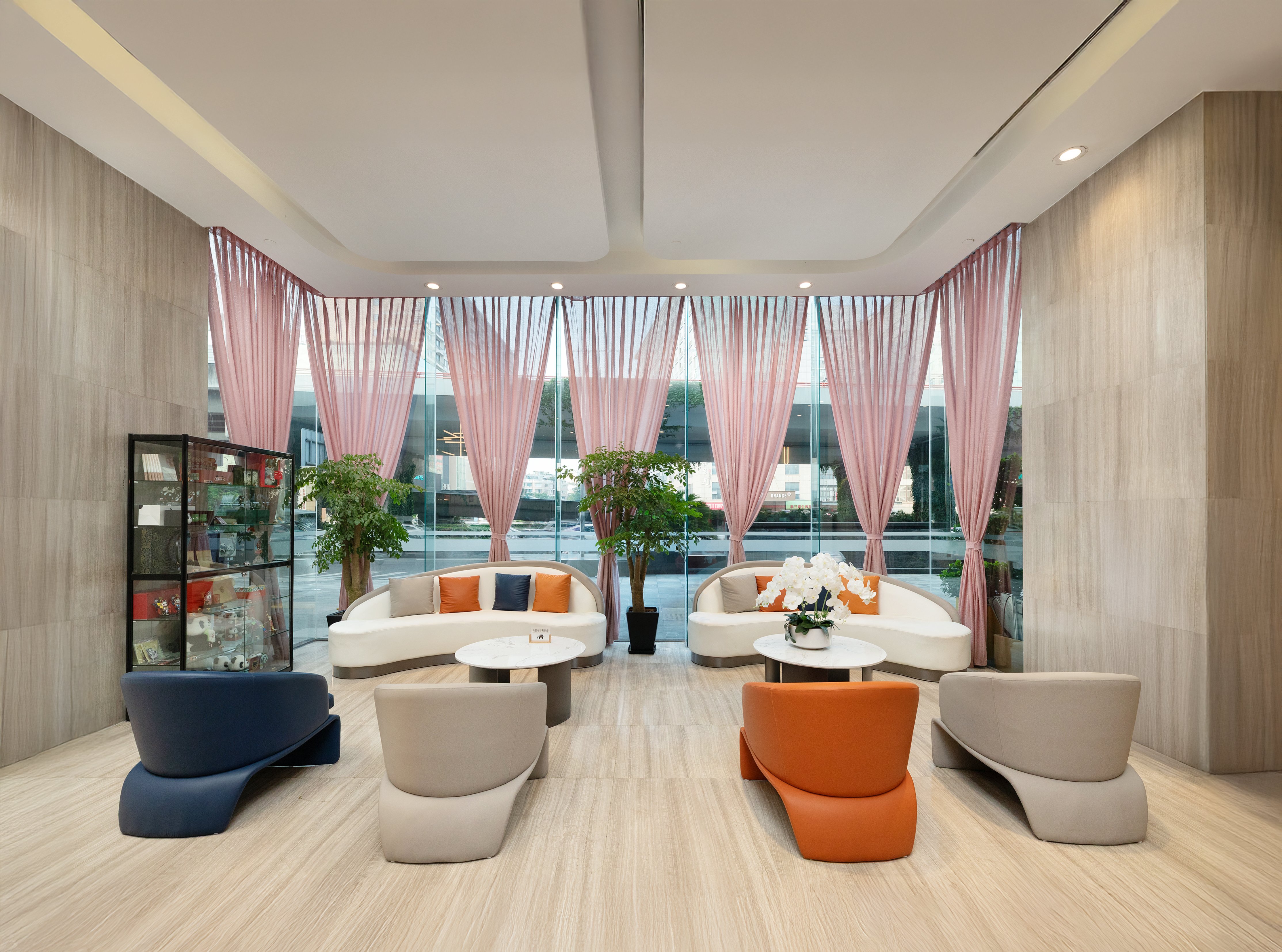 HOLIDAY INN EXPRESS CHENGDU WUHOU 28/48