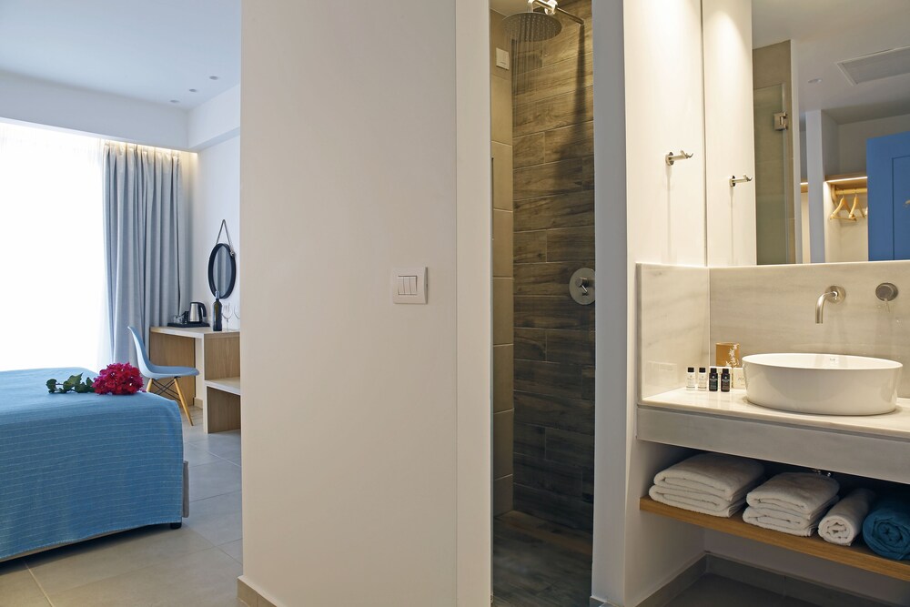 Oasis Beach Hotel Spa 14/76
