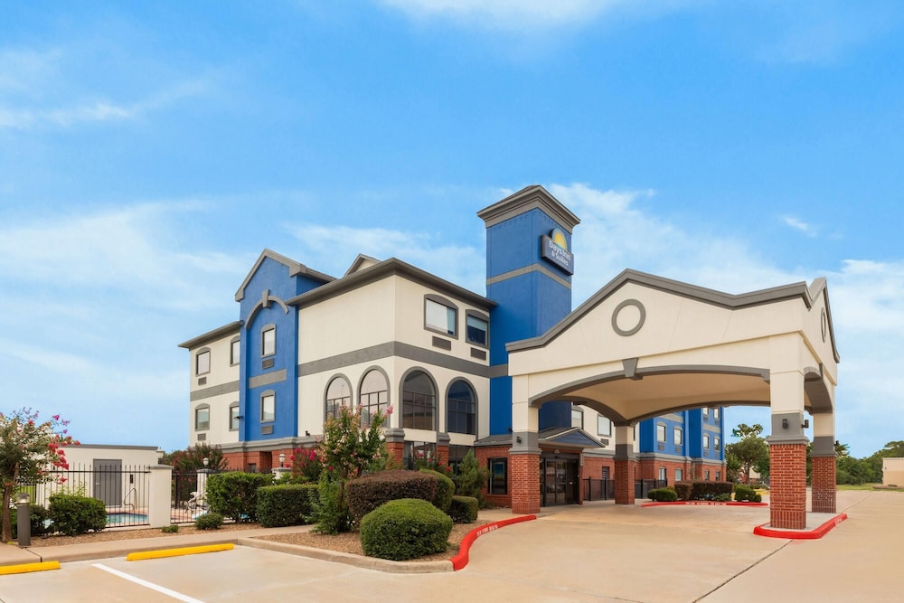 Days Inn & Suites by Wyndham Sam Houston Tollway 42/50