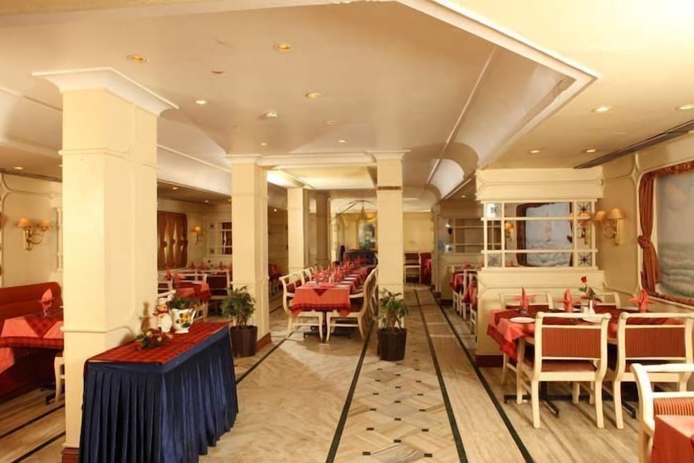 Yuvarani Residency Hotel 15/29
