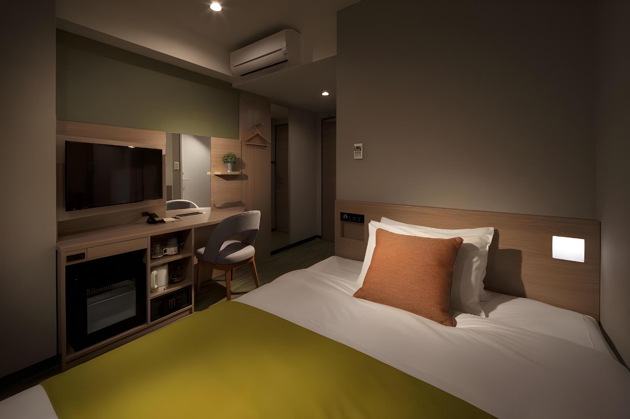 Semi Room, Single, Semi Double Bed