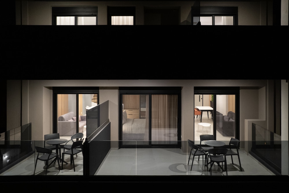 LUX&EASY Athens Downtown Residences 50/50