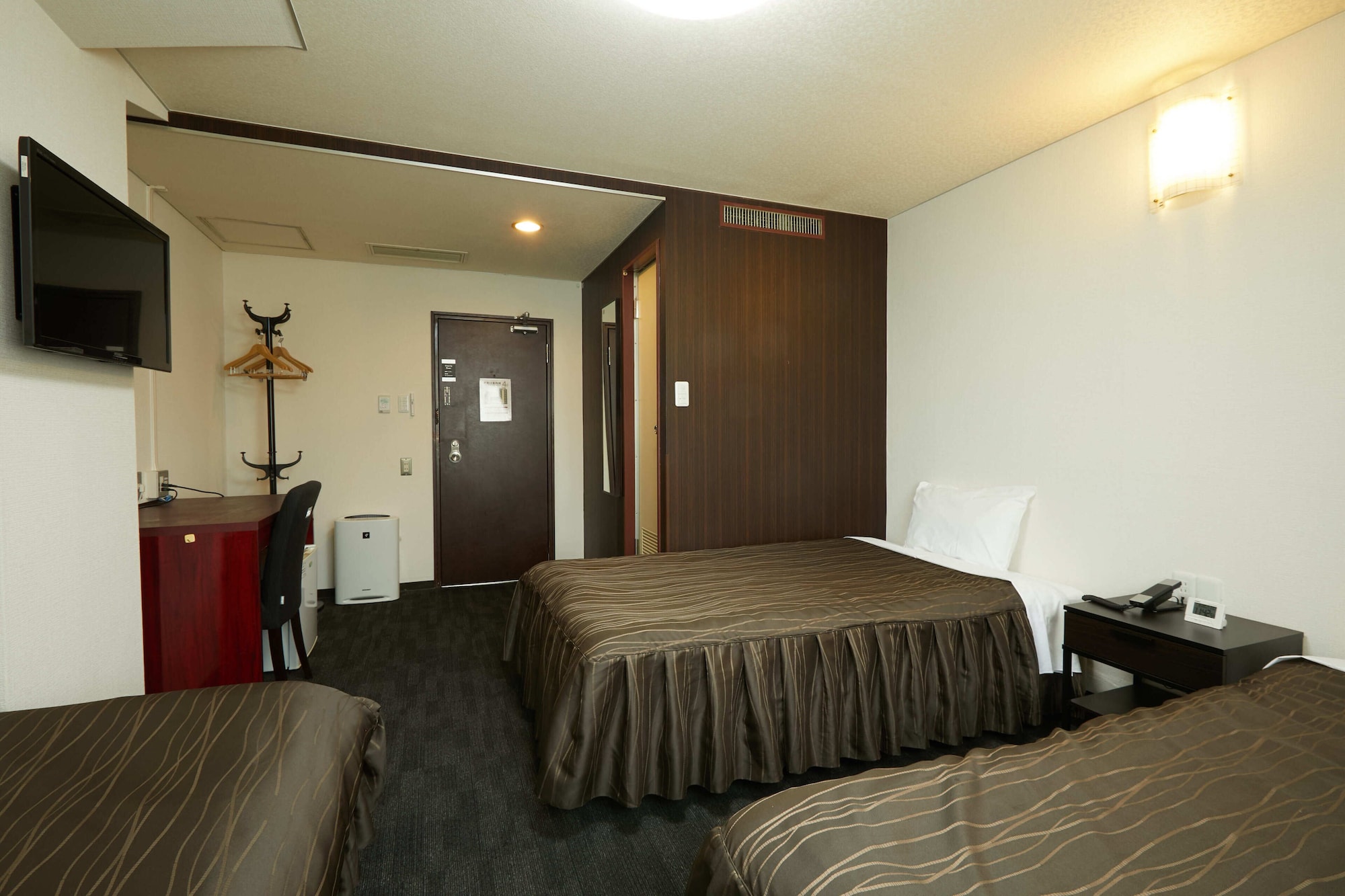 ROOM, TRIPLE