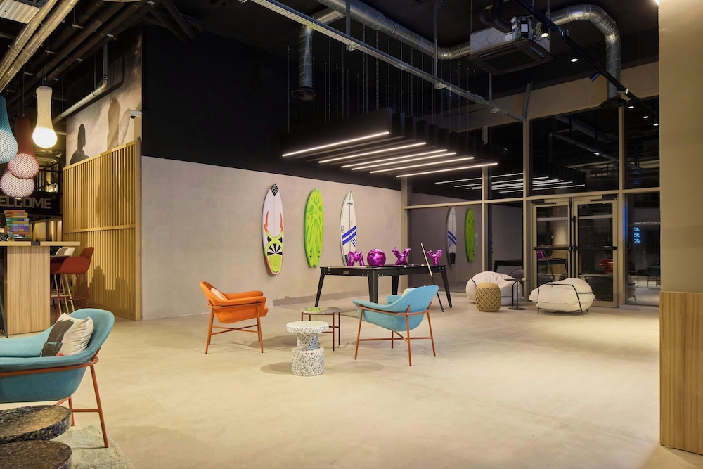 Moxy Nice 28/43