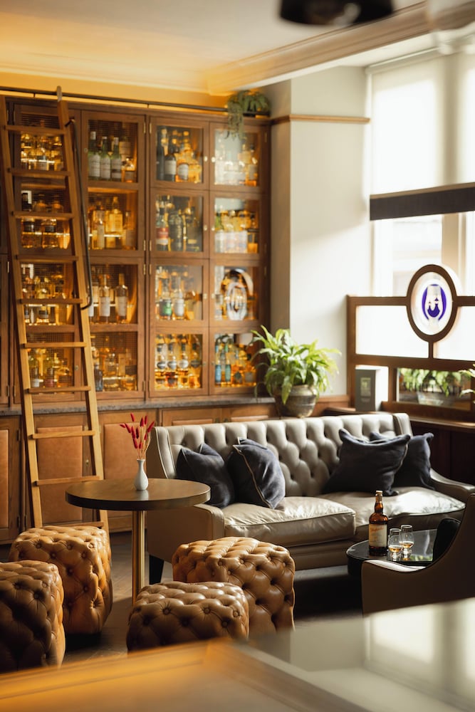The Station Hotel 34/50