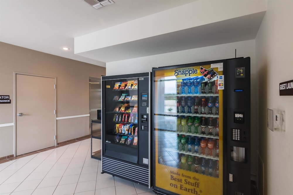 Days Inn & Suites by Wyndham Colorado City/I-20 14/37