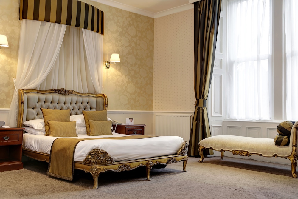 The Oaks Hotel 15/51