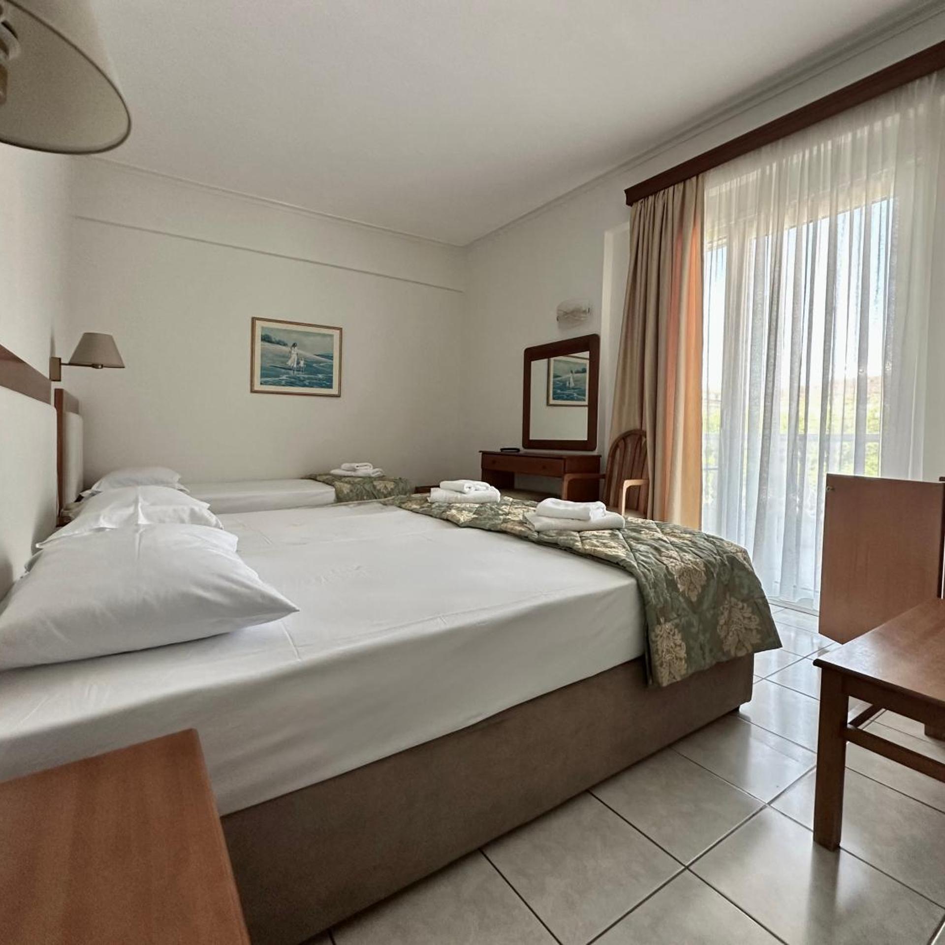 Room, Triple, Balcony