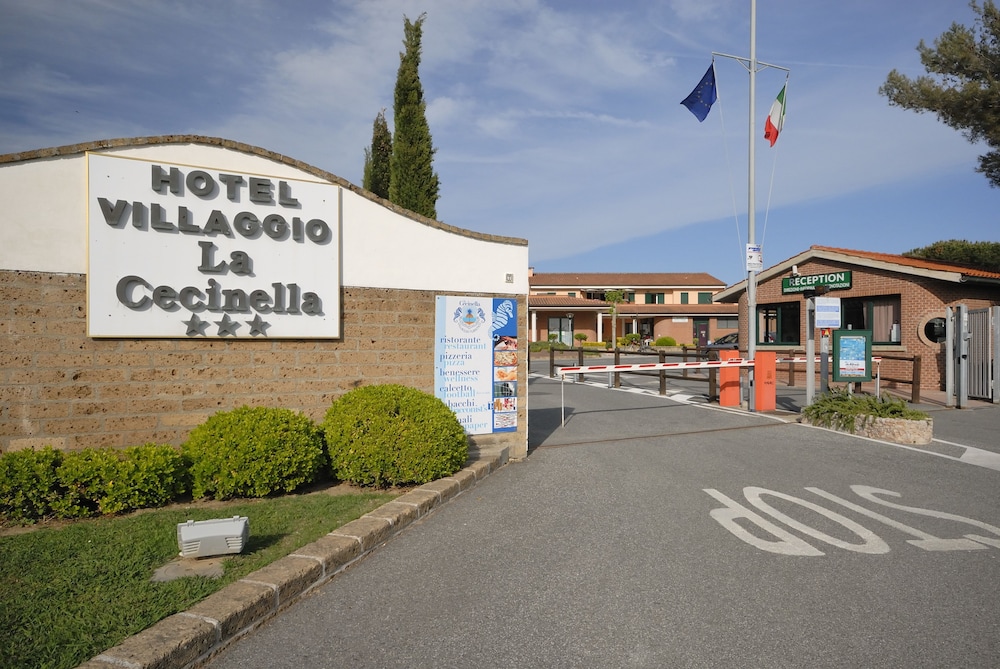 Villaggio Turistico Residence La Cecinella 12/77
