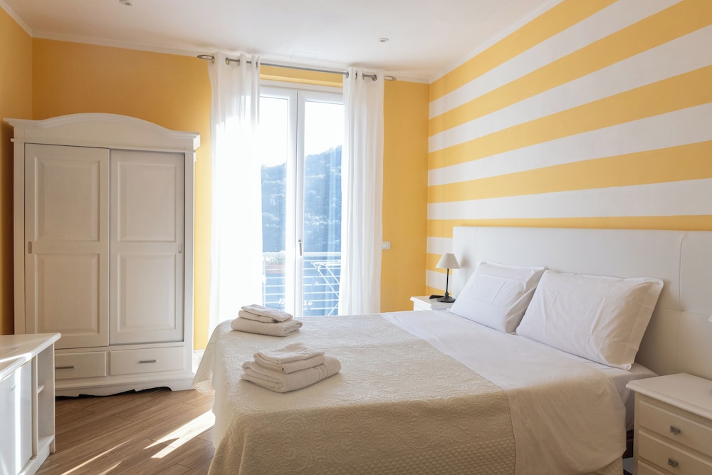 DOUBLE BED, SEA VIEW, BALCONY