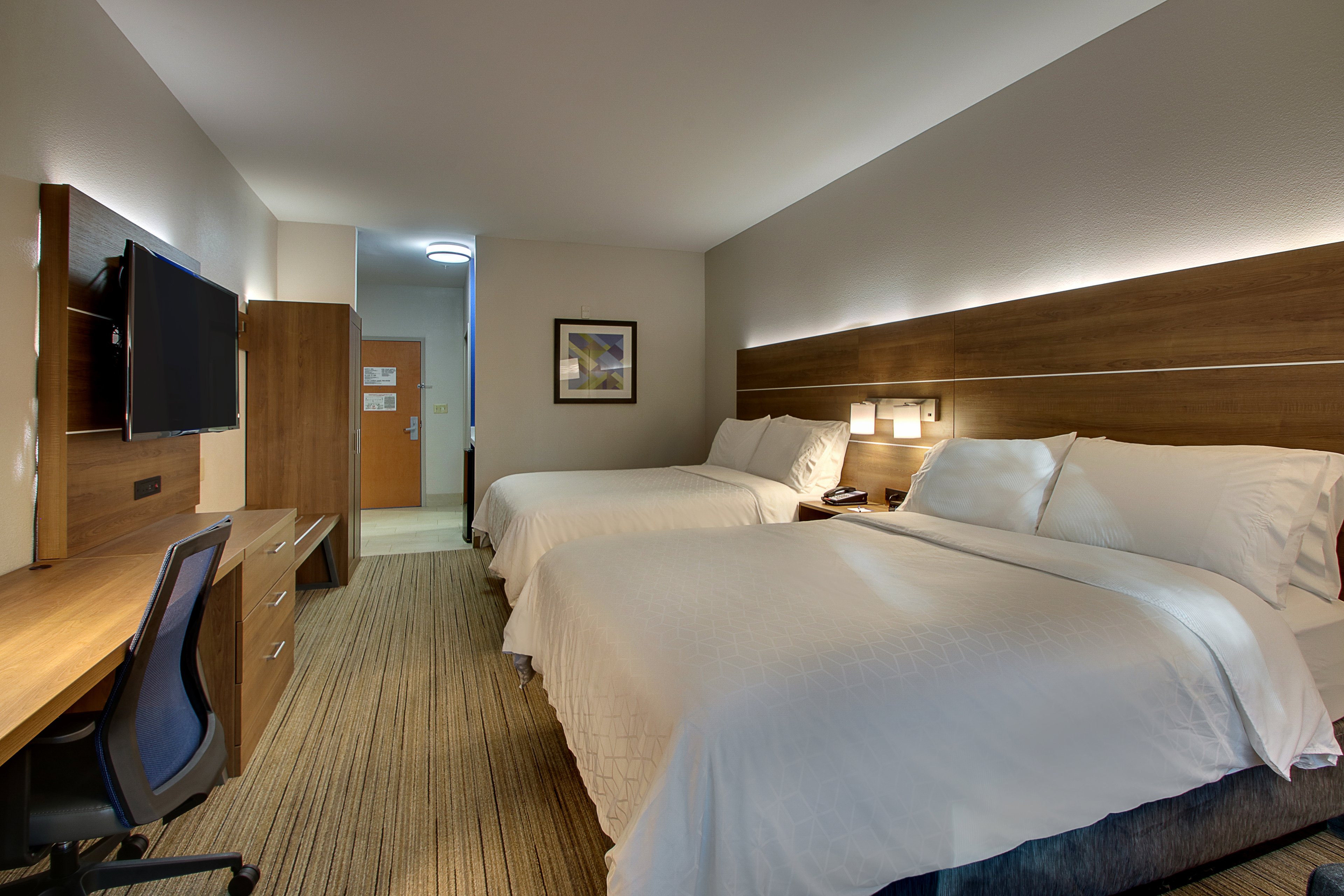 Suite, 2 Queen Beds, Sofa
