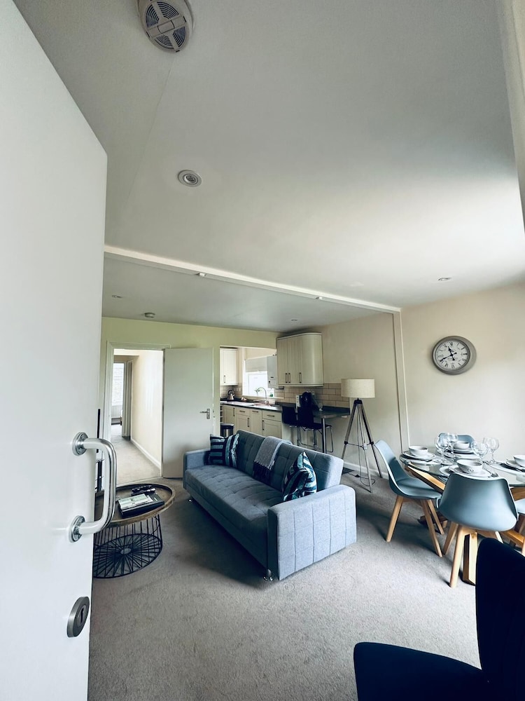Regent Hotel 25/50