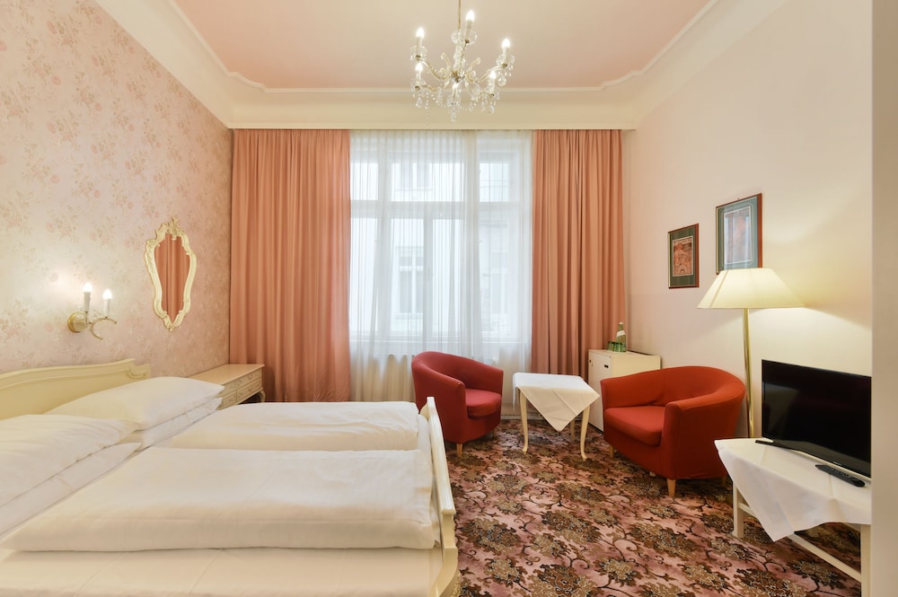 Hotel Pension Baronesse 11/45