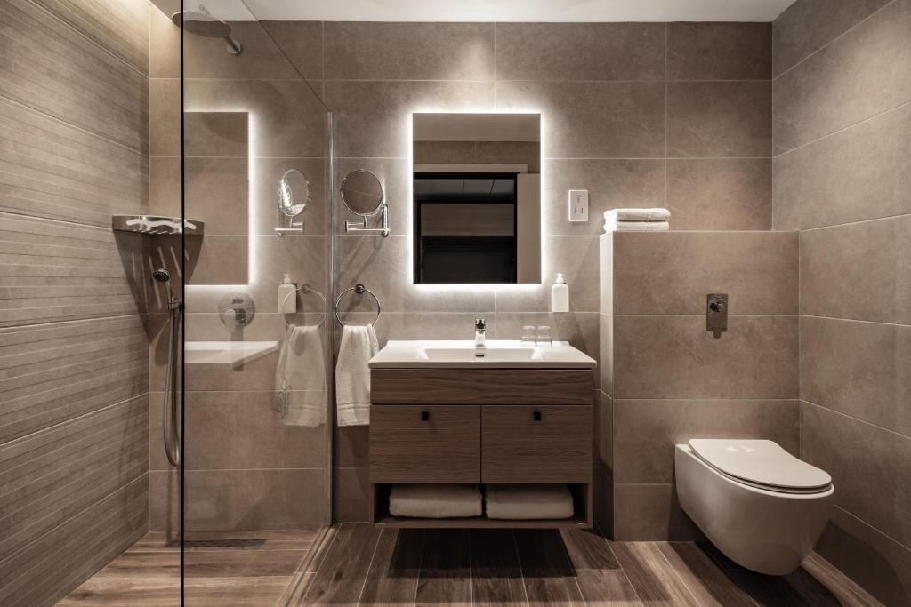 جناح بشرفة، Qawra Palace Resort & Spa 2/2